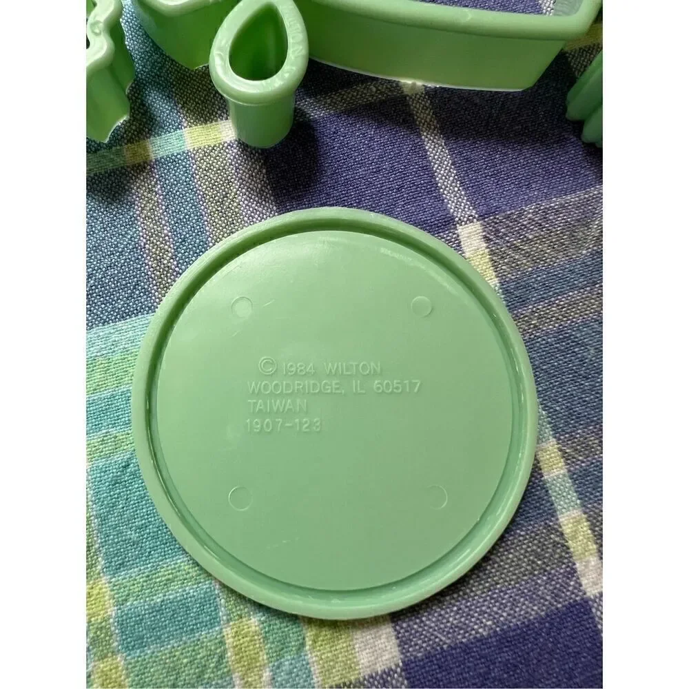 Wilton vintage fondant